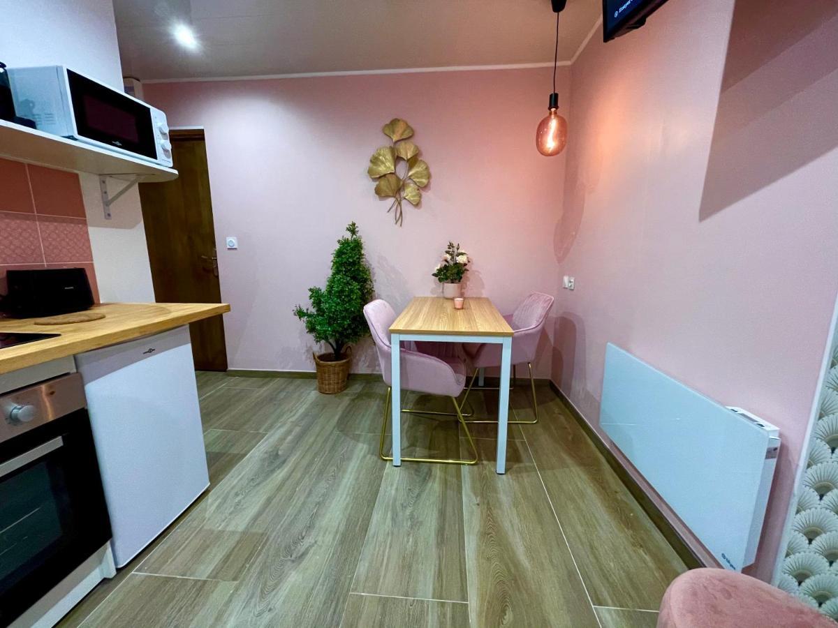 Capstay Color Valenciennes & Netflix Trith-Saint-Leger المظهر الخارجي الصورة
