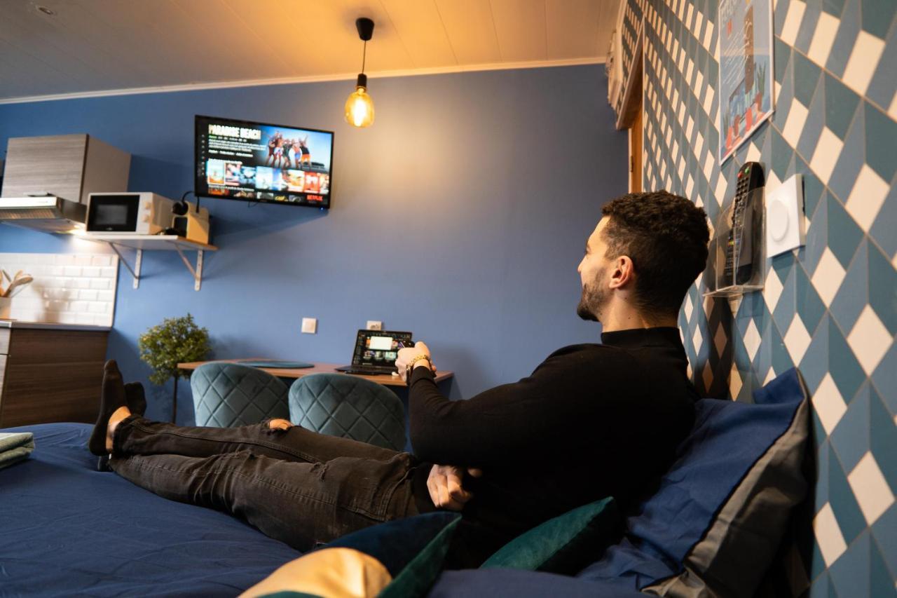 Capstay Color Valenciennes & Netflix Trith-Saint-Leger المظهر الخارجي الصورة