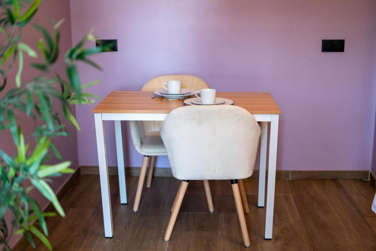 Capstay Color Valenciennes & Netflix Trith-Saint-Leger المظهر الخارجي الصورة