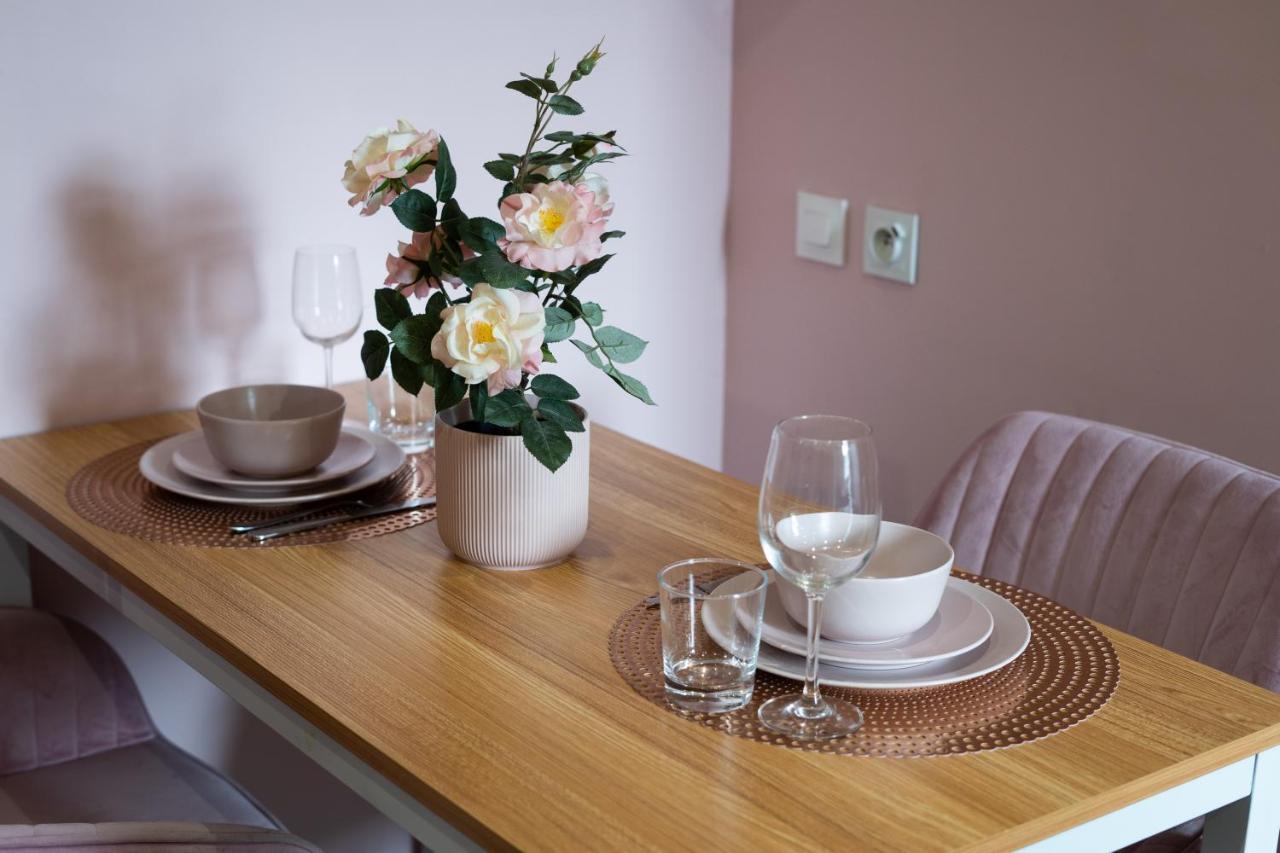 Capstay Color Valenciennes & Netflix Trith-Saint-Leger المظهر الخارجي الصورة